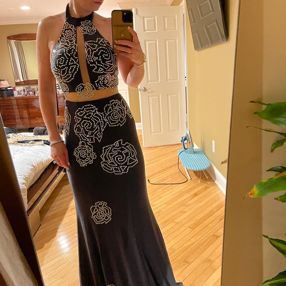 NEw Jovanni gown - Picture 1 of 6